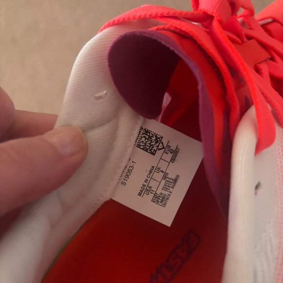 Women's Size 11 Saucony Fastwitch 9 Viz Red/White Running Shoes - Picture 4 of 5